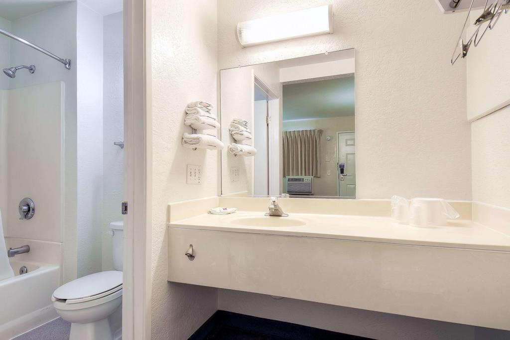 Motel 6 Anaheim Stadium - Orange Exteriér fotografie