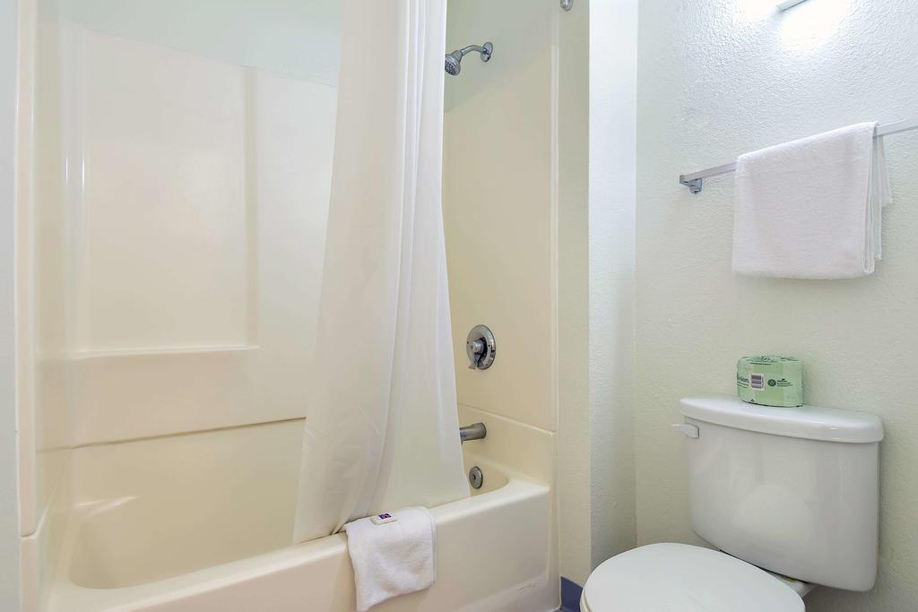 Motel 6 Anaheim Stadium - Orange Exteriér fotografie