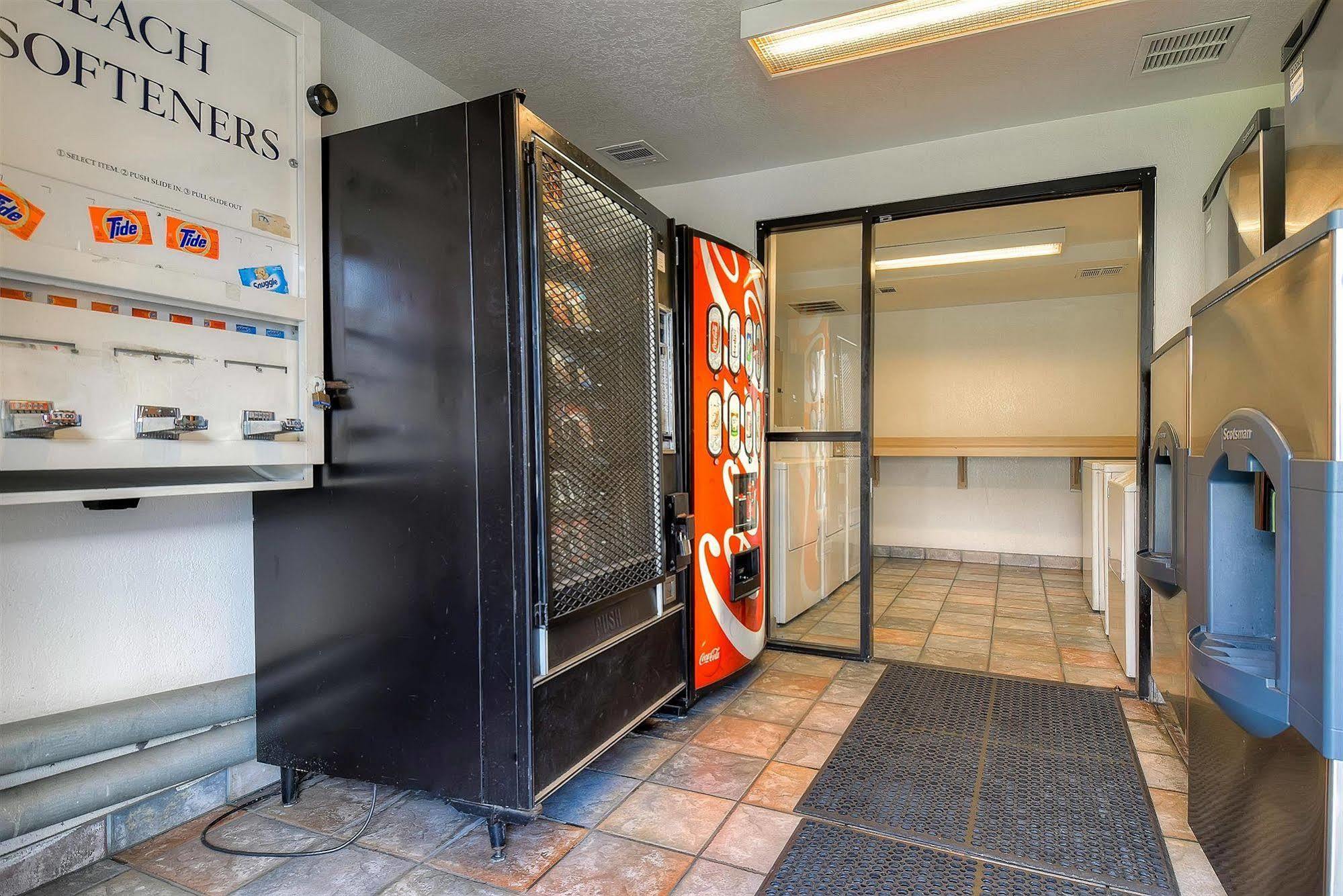 Motel 6 Anaheim Stadium - Orange Exteriér fotografie