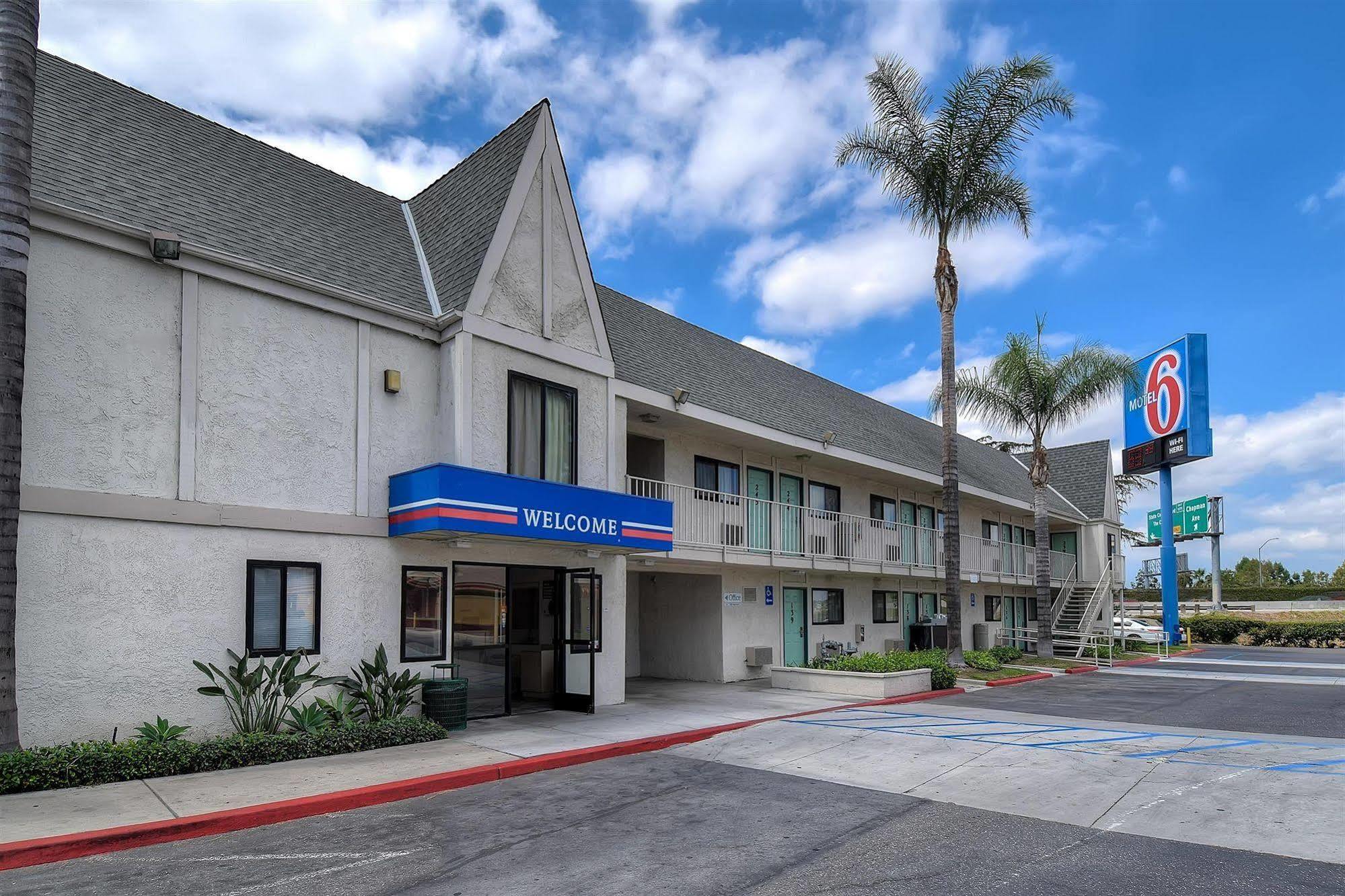 Motel 6 Anaheim Stadium - Orange Exteriér fotografie